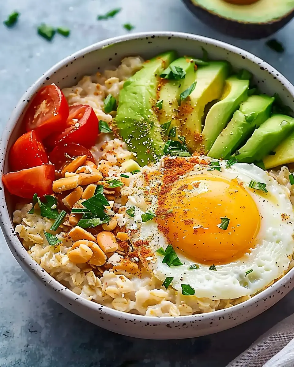 Breakfast Bowl Recipes: Easy Savory Avocado Oatmeal with Turkey Bacon