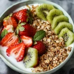 breakfast bowl recipes : Strawberry Kiwi Yogurt Bowl